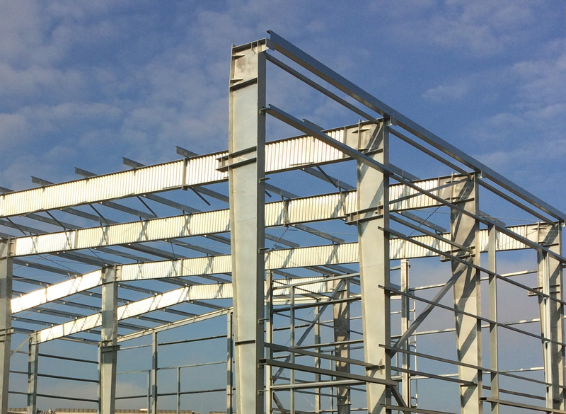 Stahlgerüst beim Hallenbau von GERBA Industrie- und Hallenbau